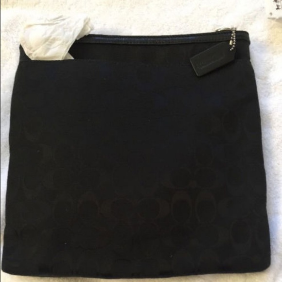 COACH XL File SIGNATURE CROSSBODY SWINGPACK Black - Picture 3 of 5